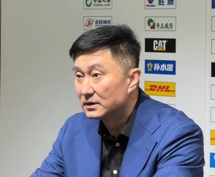 输山东发布会！杜锋直指双外受伤影响轮换，徐杰寄语更主动担责！
